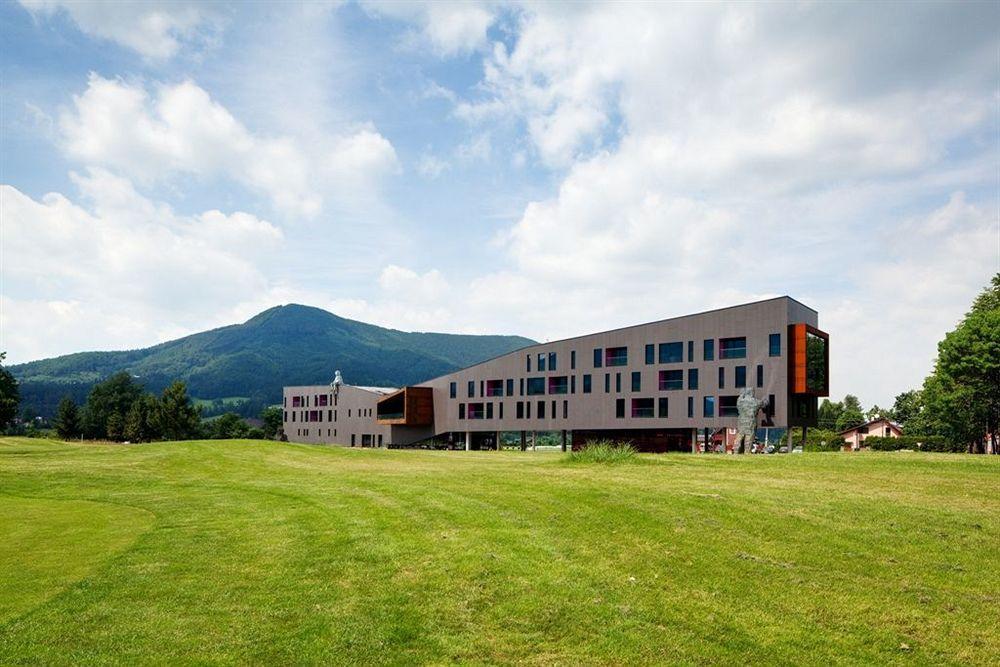 Miura Hotel Celadna Exterior photo